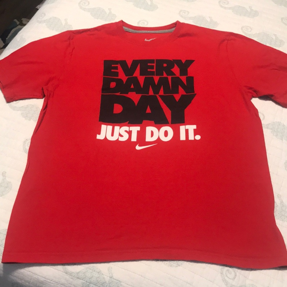 Mens Nike Red Logo Tee Shirt L Large